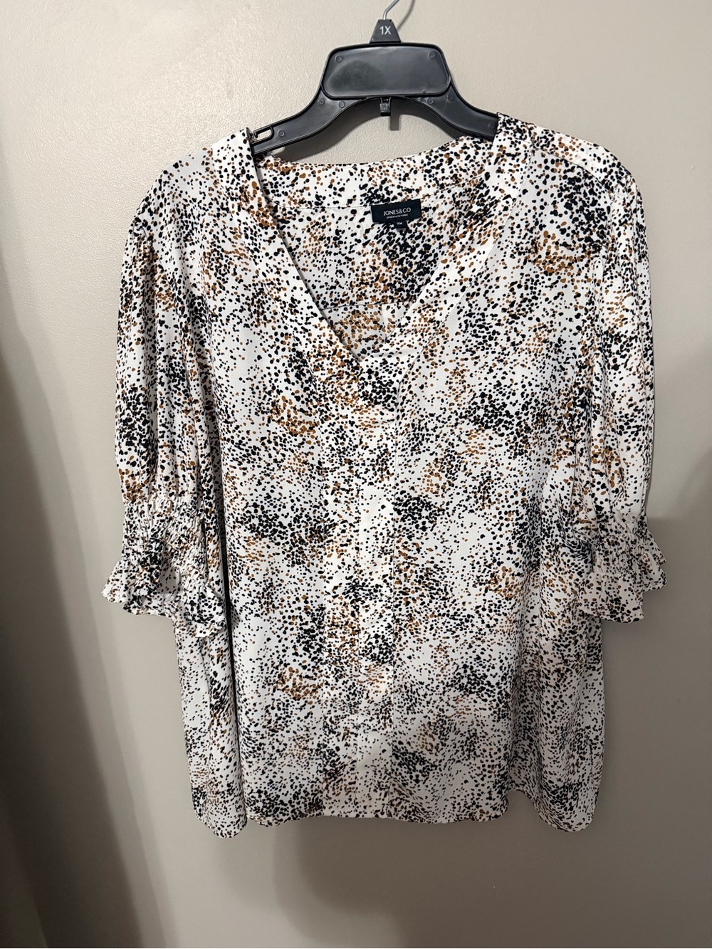 Jones New York White V-Neck Blouse with Black and Brown Speckle Print